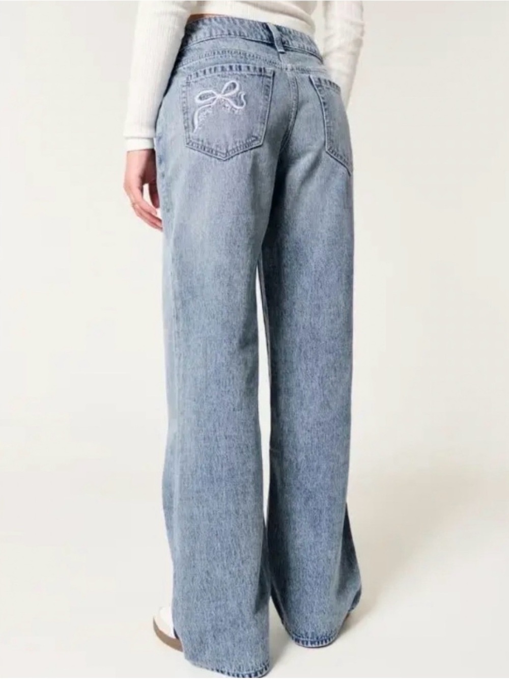 hollister low rise baggy jean embroidered bow light wash